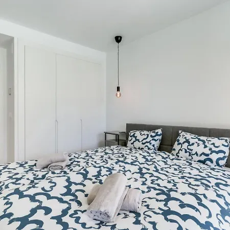 Jade Tower 2br Perfect Location Apartment