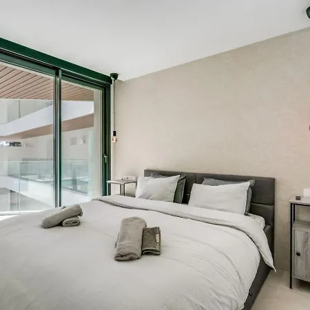 Ultimate - Jade Tower - Perfect Location Apartment