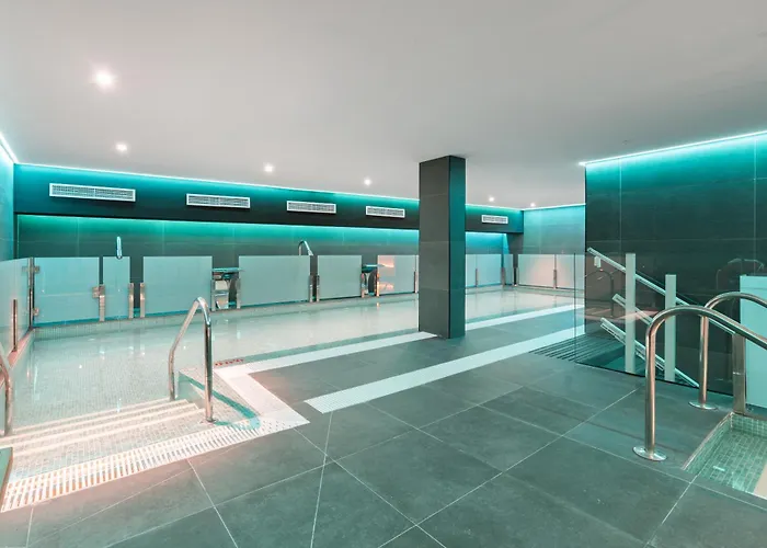 Ultimate - Jade Tower - Perfect Location Апартаменты Фуэнхирола